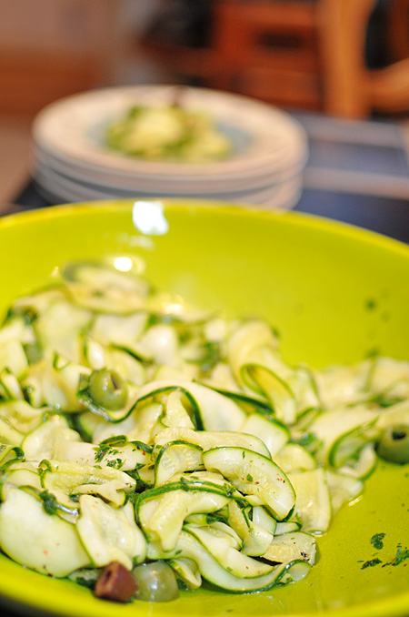 Zucchini with olives and mint